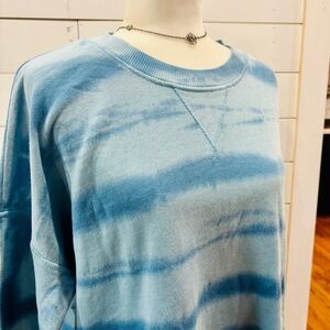 Time and Tru blue tie-dye sweatshirt size Medium